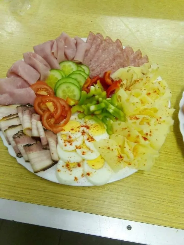 Studená mísa připravená na oslavu
