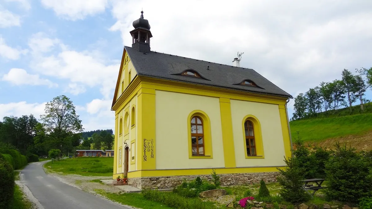 Penzion Pod Zvonem im Sommer